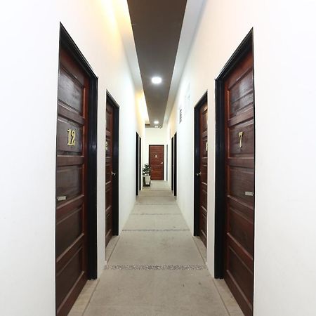 Oyo89678阿迪酒店 瓜拉丁加奴 外观 照片